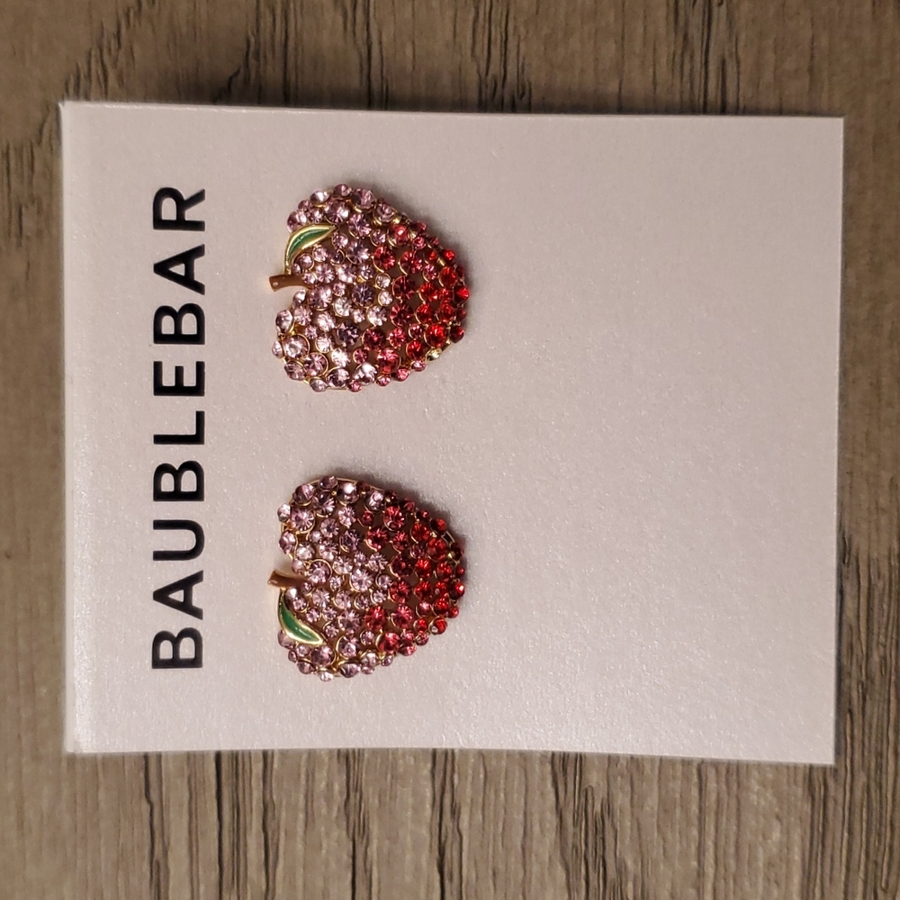 🍎 BaubleBar Pink & Red Crystal Apple Stud Earrings – NWT